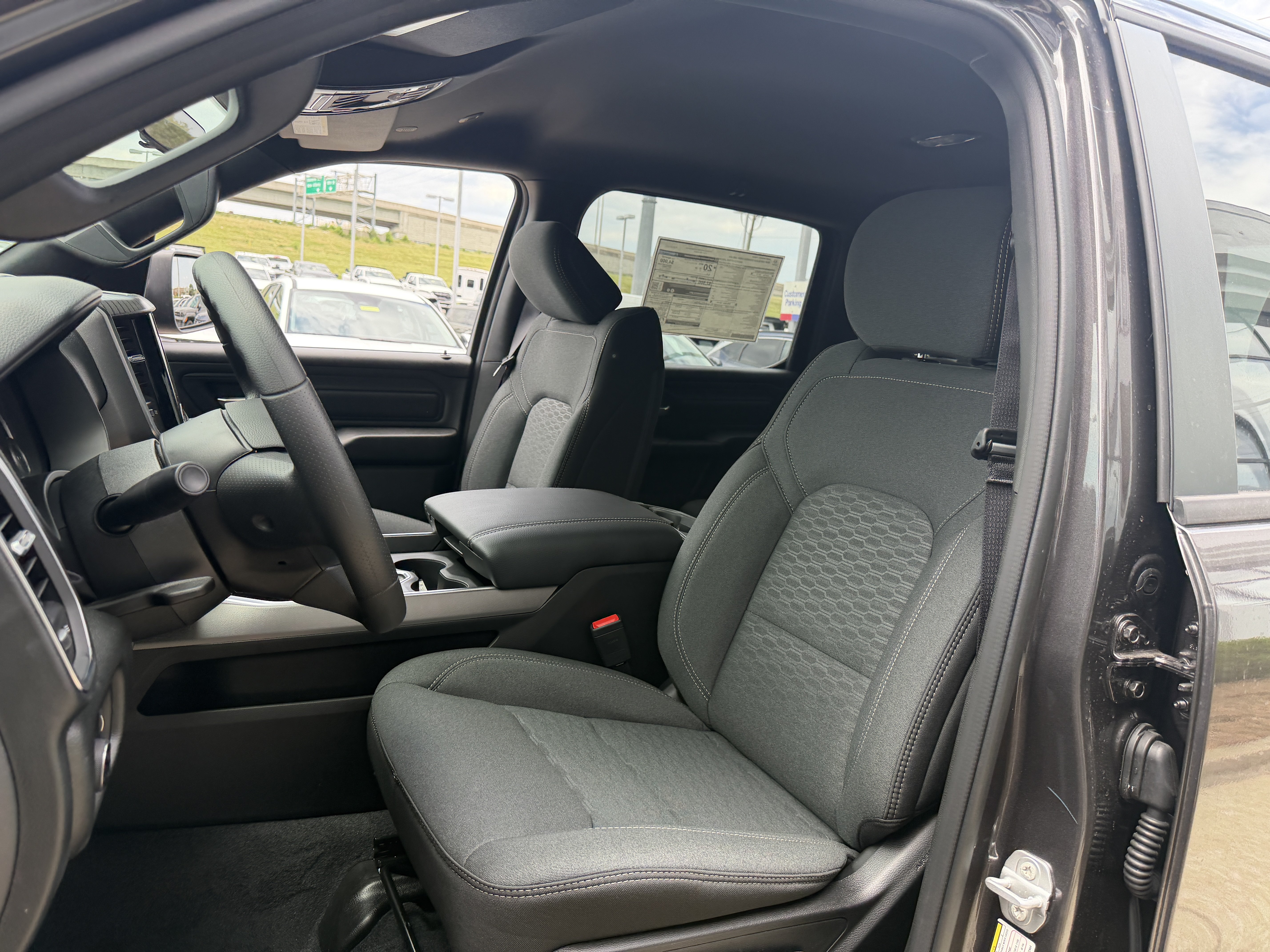 New 2026 RAM 1500 Express AWD/4WD image 31