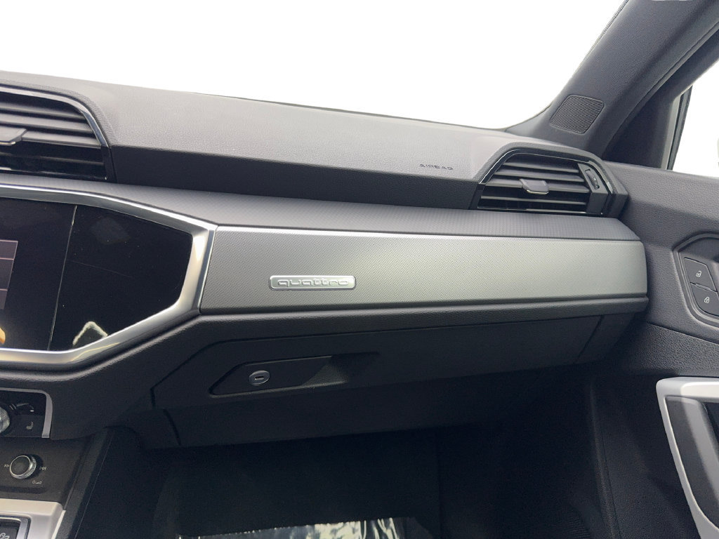 Used 2025 Audi Q3 2.0T Premium AWD/4WD image 61