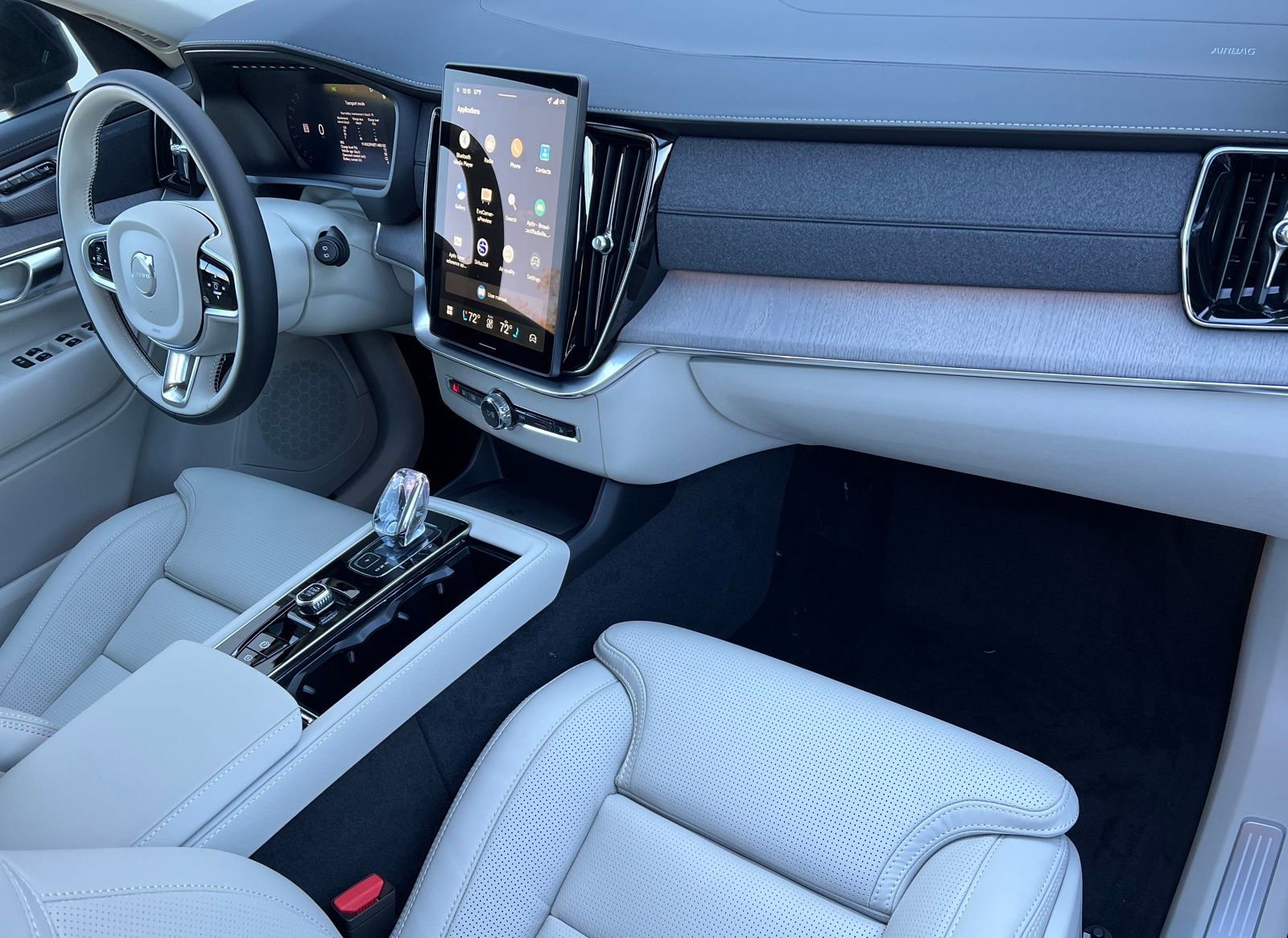 New 2026 Volvo XC90 B6 Ultra image 16