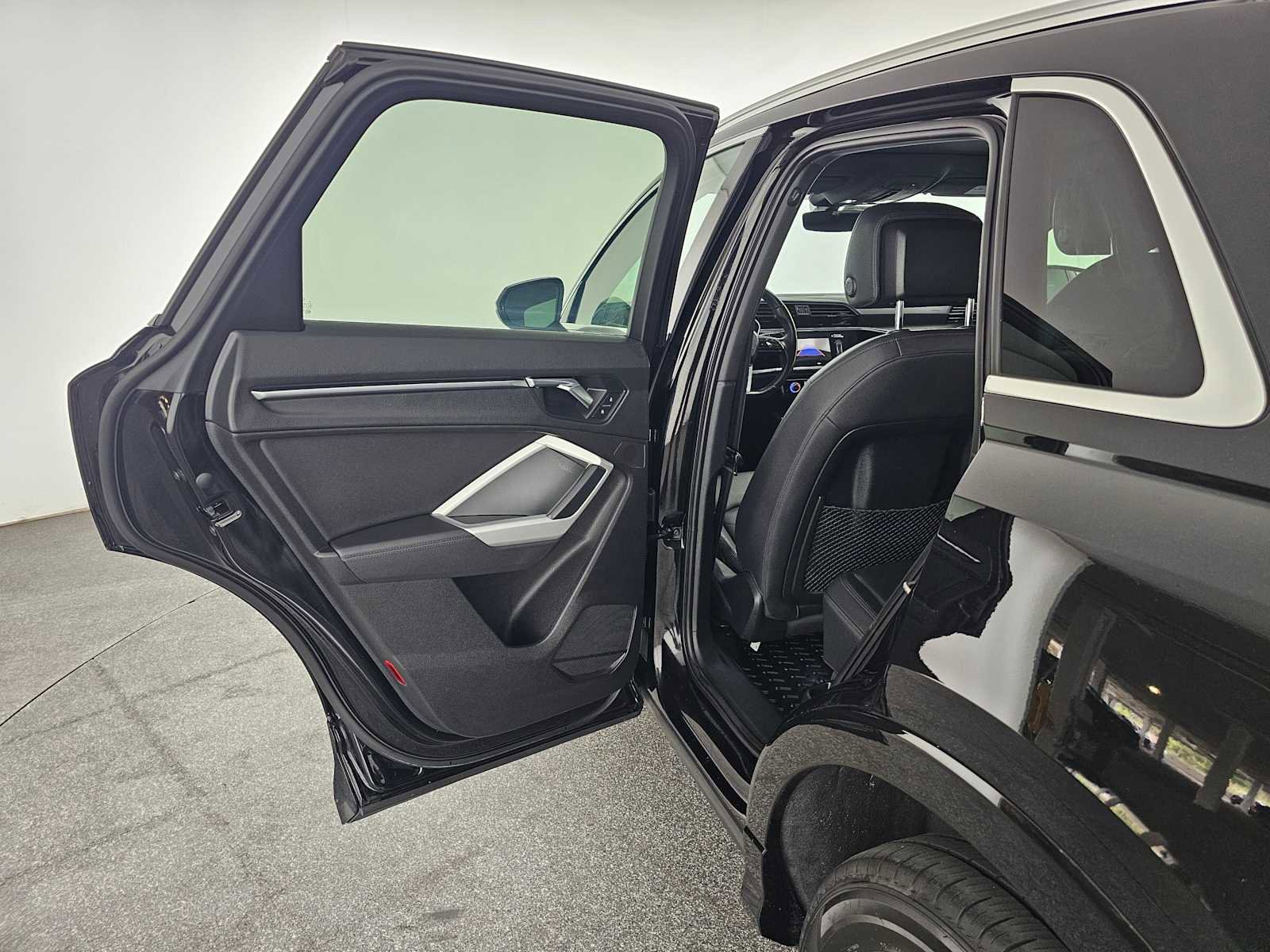 Used 2021 Audi Q3 2.0T Premium w/ Convenience Package AWD/4WD image 15