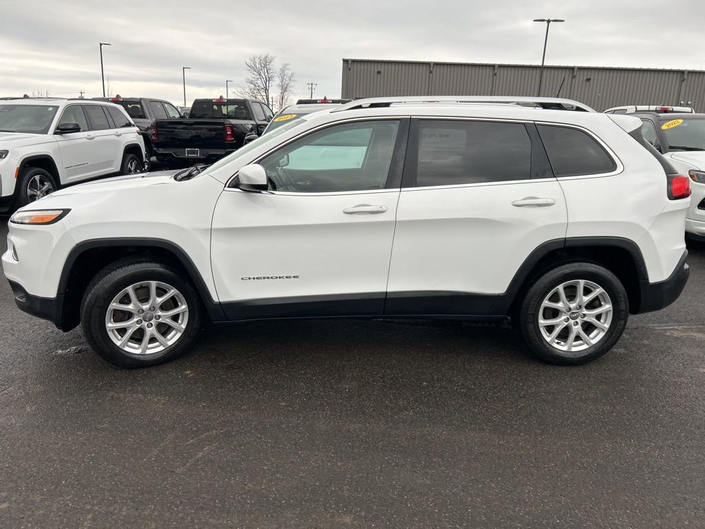 Used 2017 Jeep Cherokee Latitude w/ Cold Weather Group image 4
