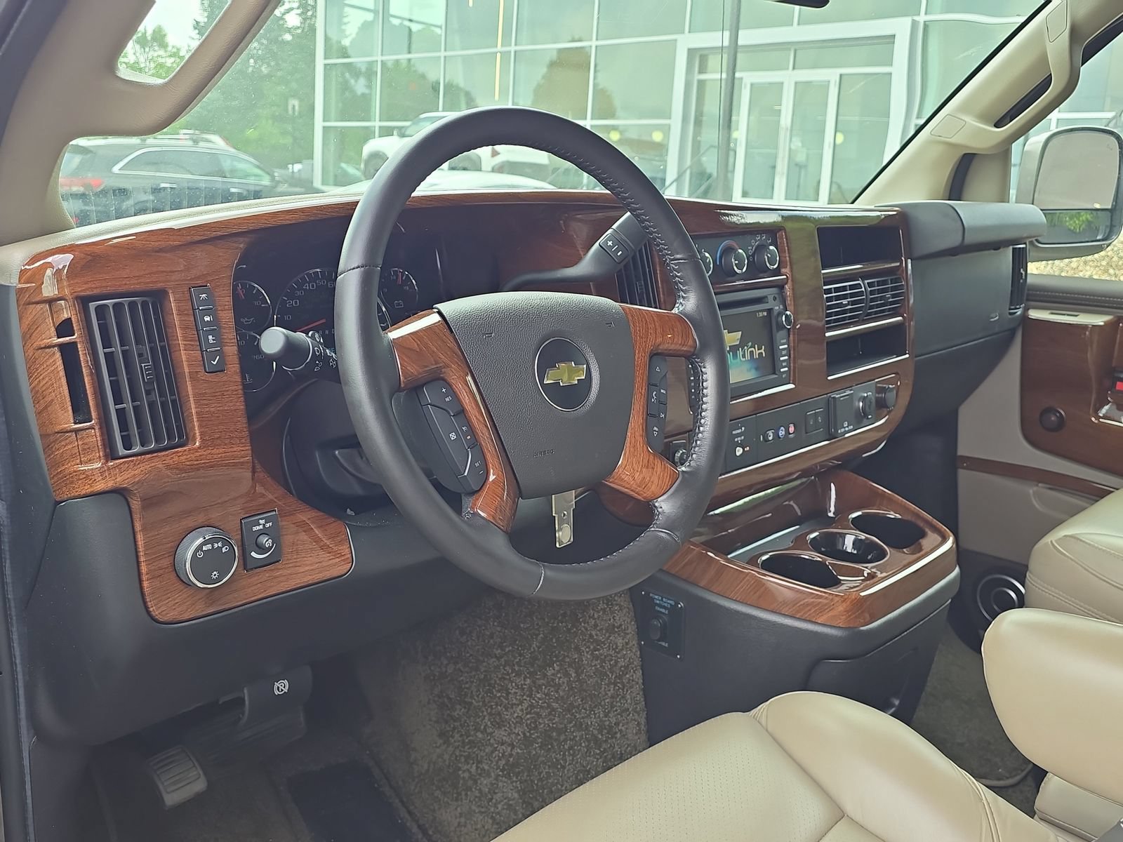 Used 2020 Chevrolet Express 2500 w/ Enhanced Convenience Package RWD image 16