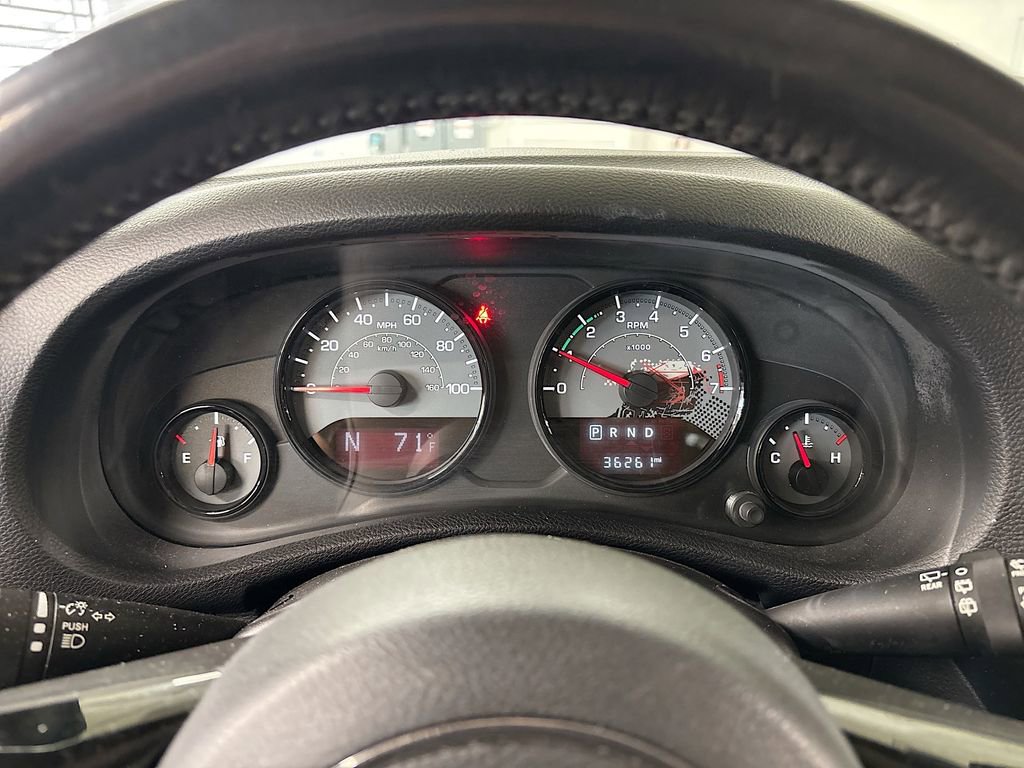 Used 2016 Jeep Wrangler Unlimited Sahara image 10