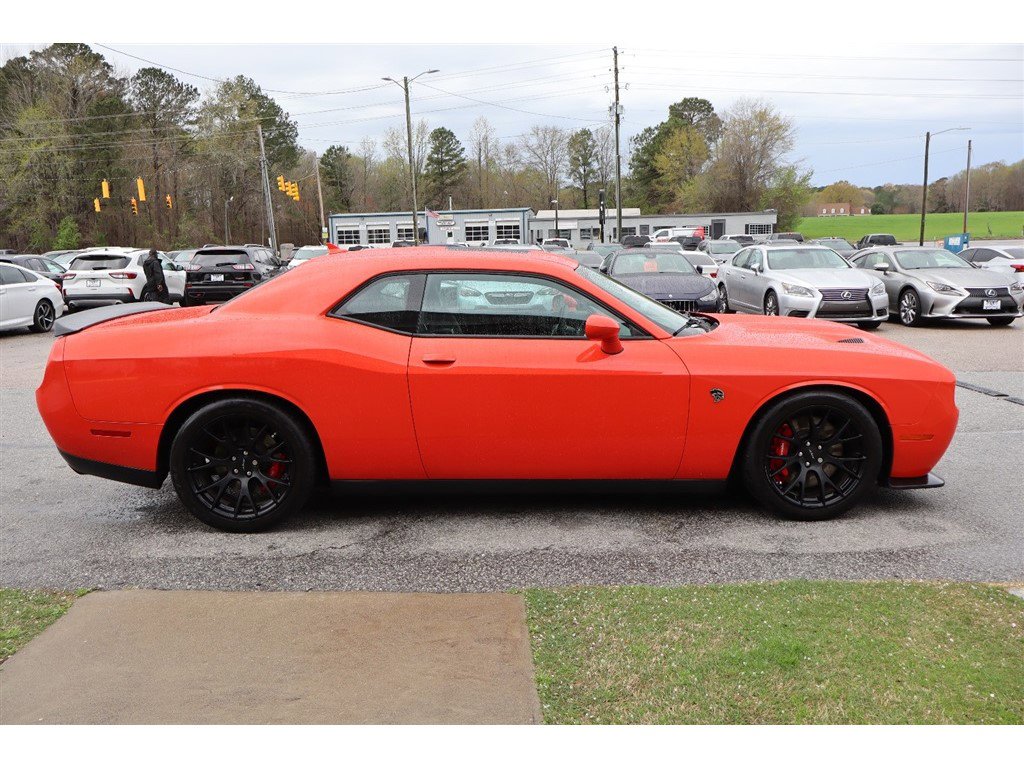 Used 2016 Dodge Challenger SRT Hellcat image 7