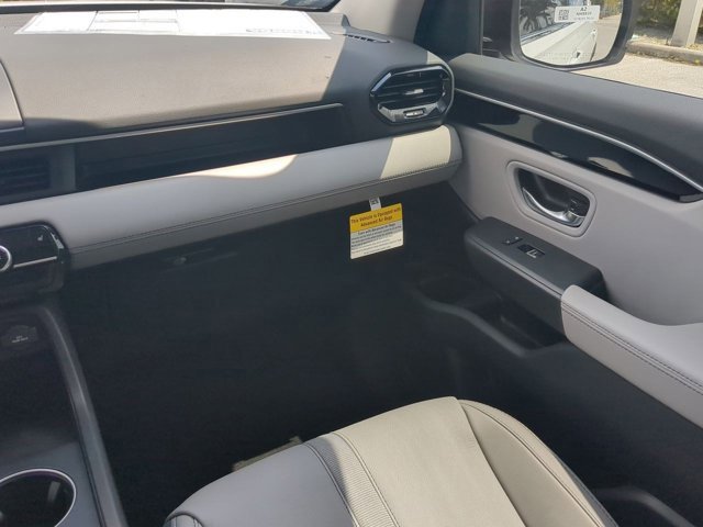 New 2025 Honda Pilot Touring image 15