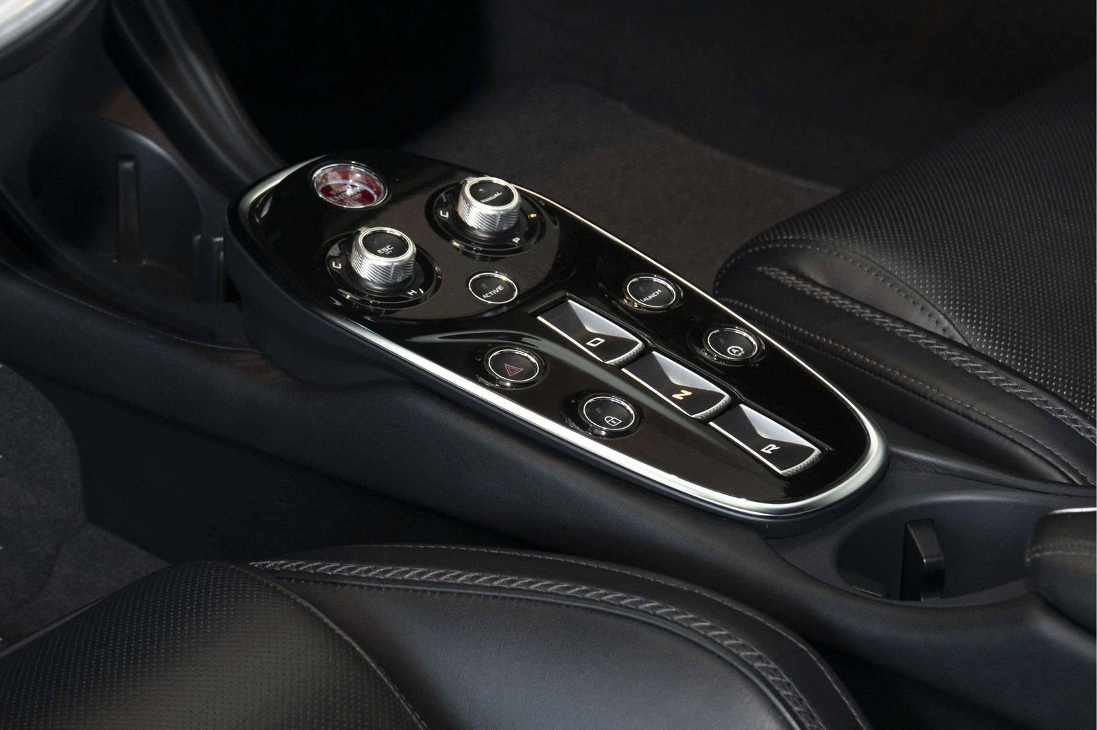 Used 2022 McLaren GT RWD image 27