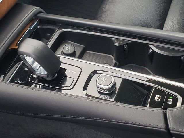 Certified 2023 Volvo XC90 T8 Plus w/ Protection Package Premier image 24