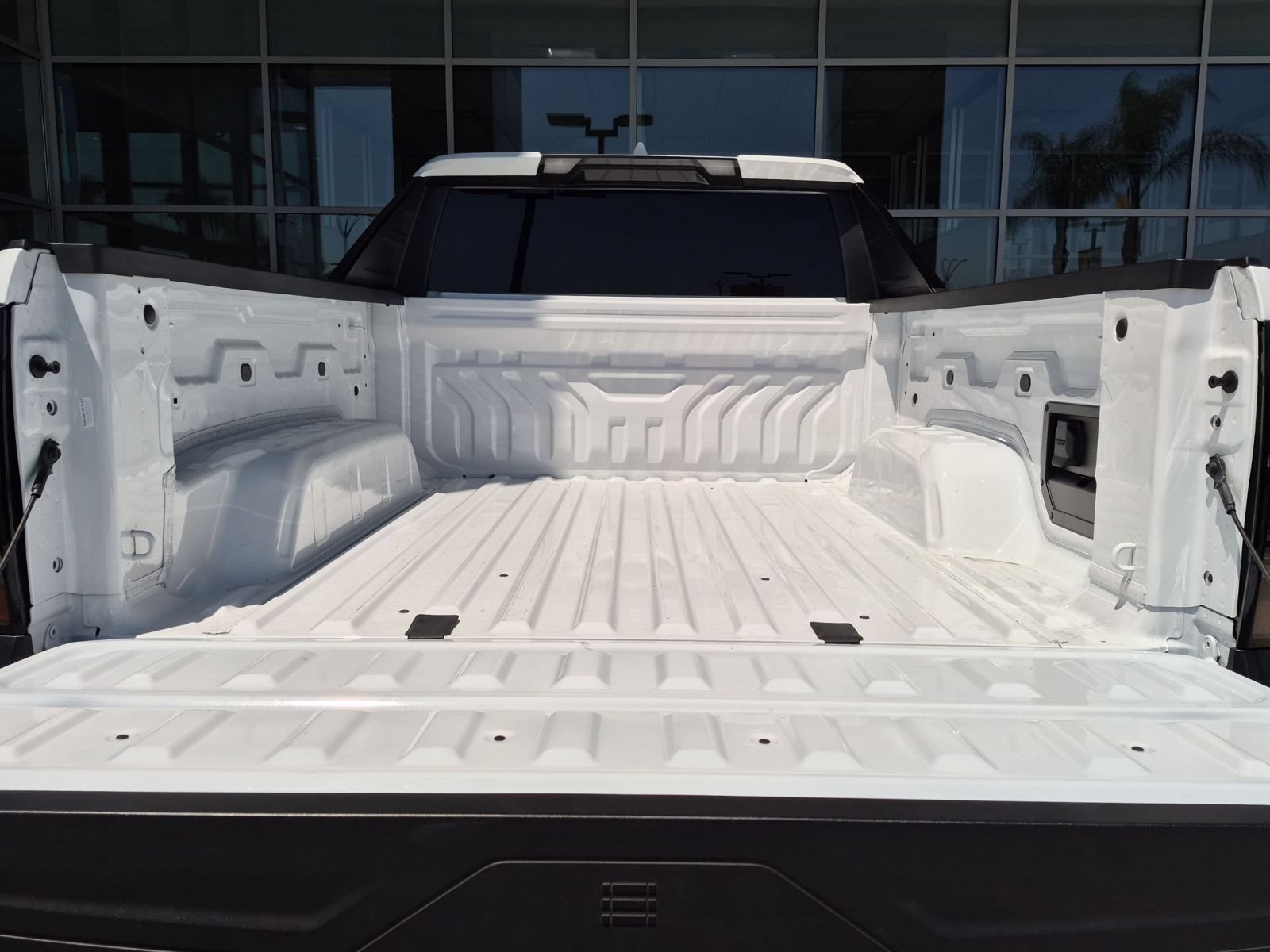 Used 2026 Chevrolet Silverado EV LT AWD/4WD image 25