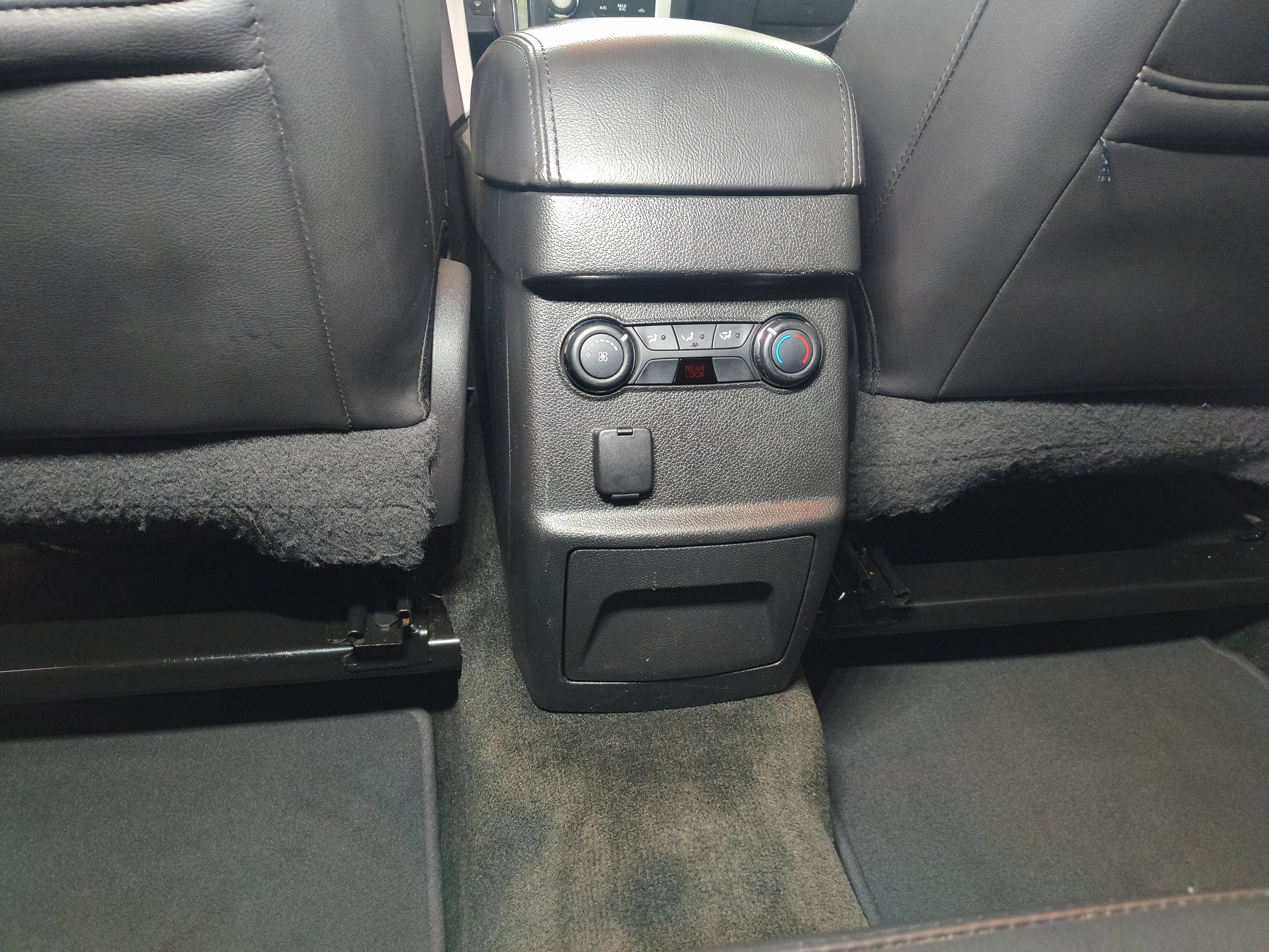 Used 2015 Ford Explorer XLT w/ Equipment Group 202B image 24