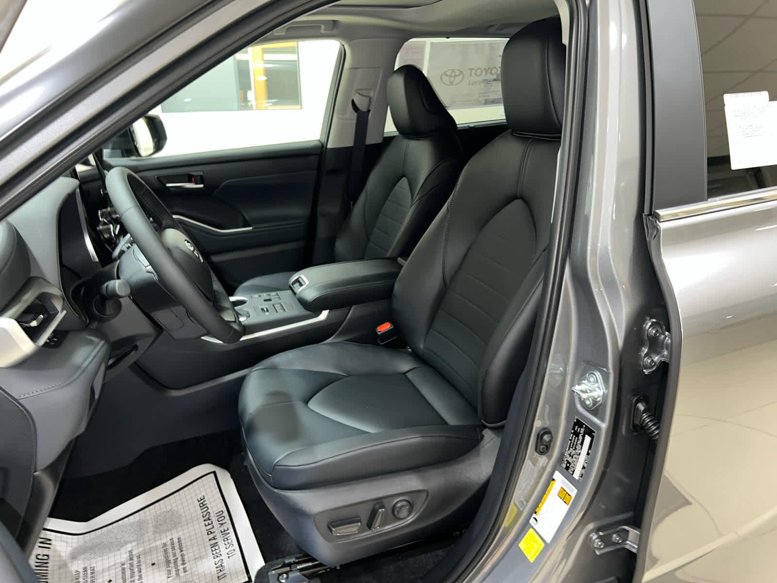 New 2026 Toyota Highlander XLE AWD/4WD image 15
