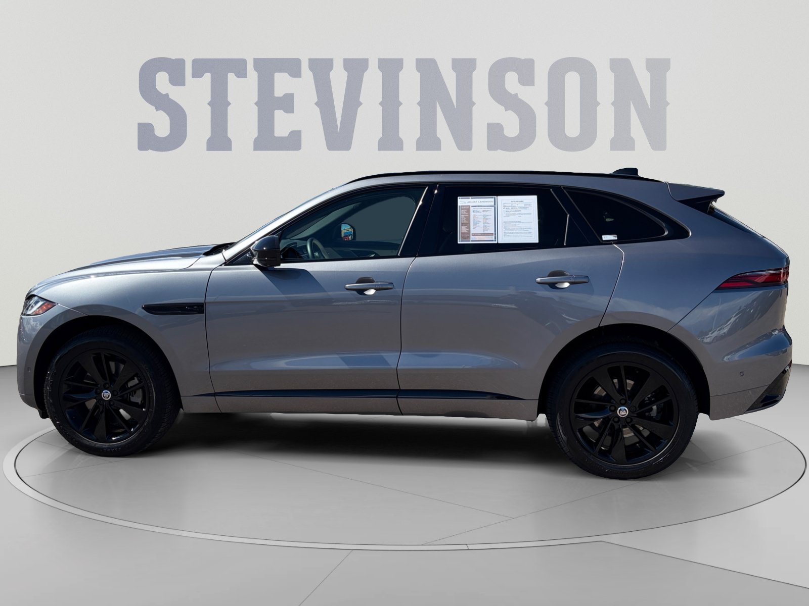 Used 2026 Jaguar F-PACE R-Dynamic S AWD/4WD image 2