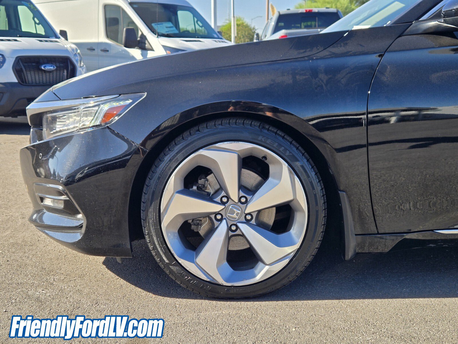 Used 2018 Honda Accord Touring image 9
