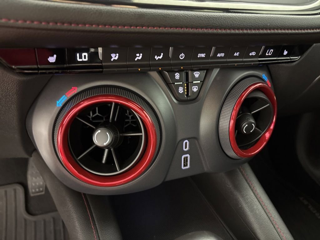Used 2022 Chevrolet Blazer RS FWD image 39