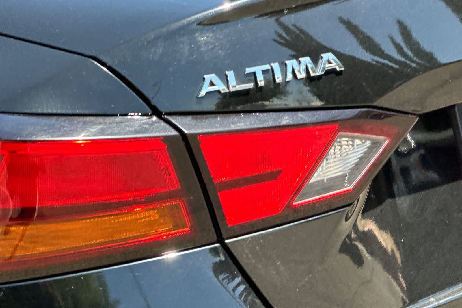 Used 2022 Nissan Altima 2.5 SV FWD image 32