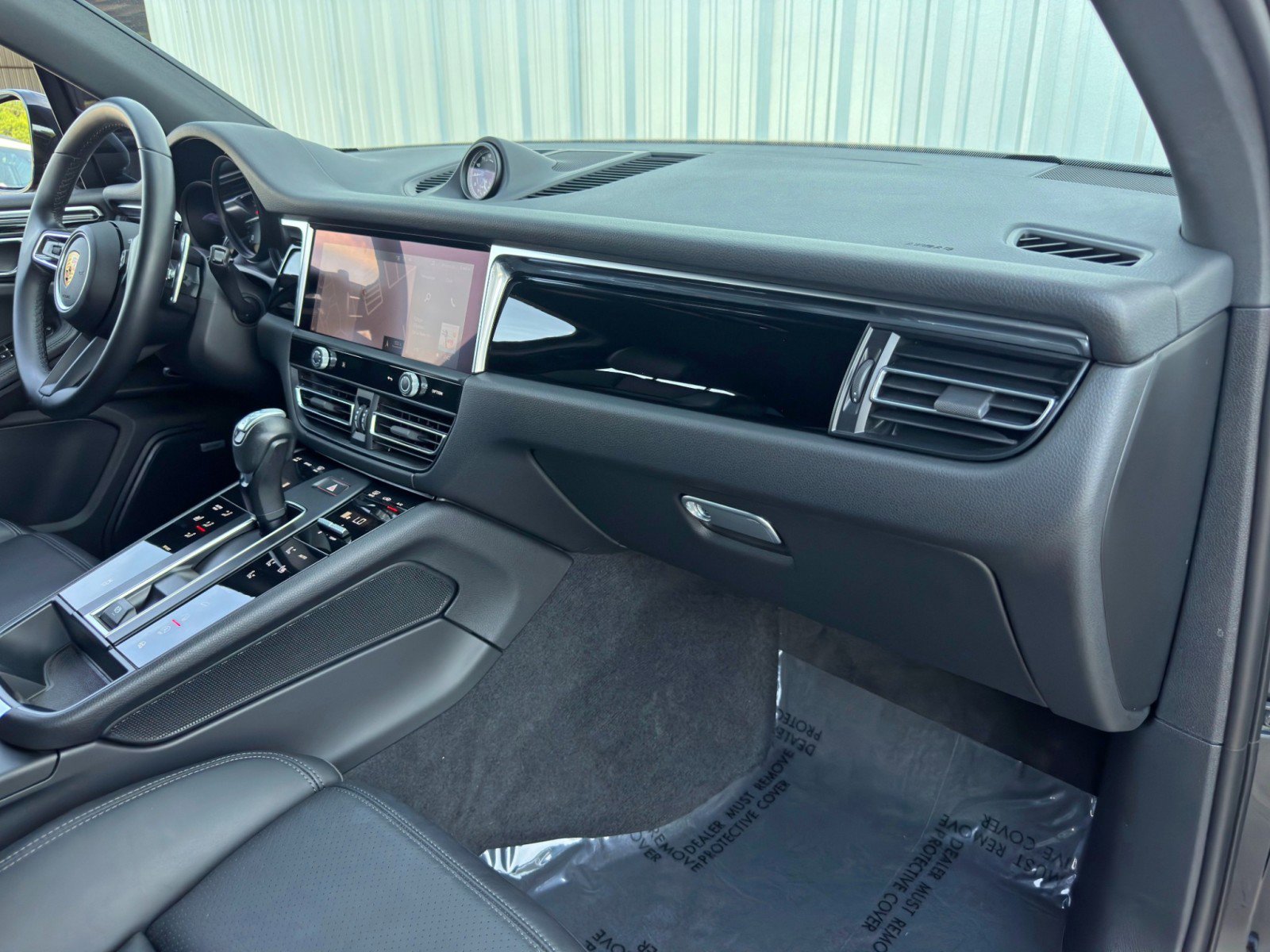 Used 2024 Porsche Macan image 14