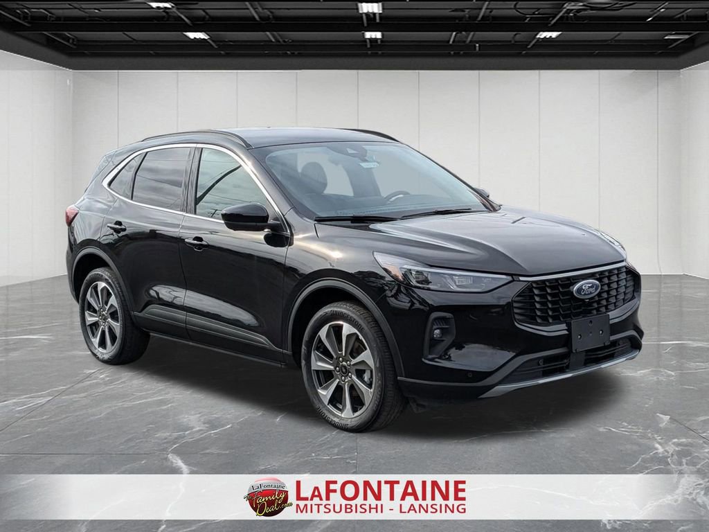 Used 2024 Ford Escape Platinum AWD/4WD image 7