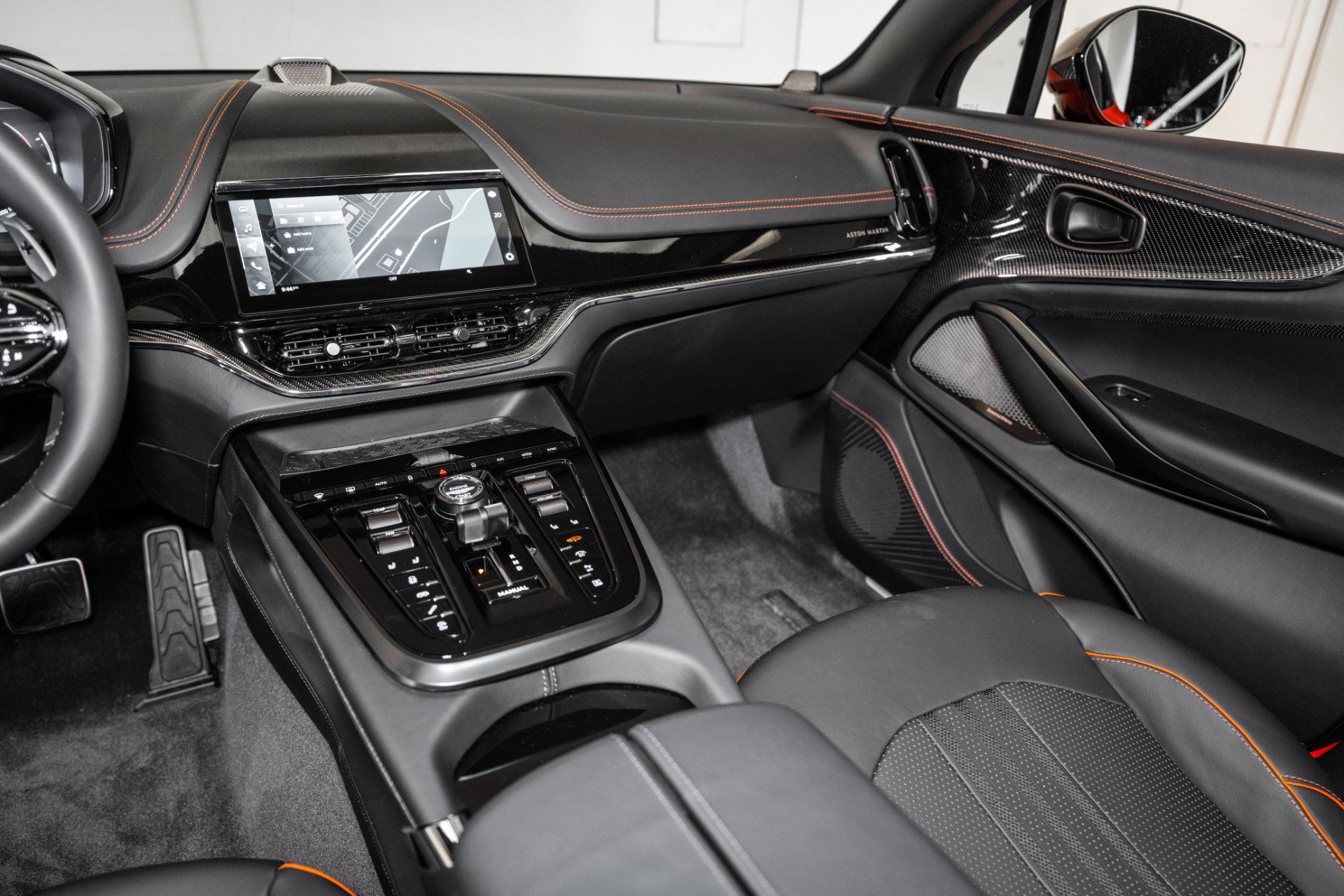 Used 2025 Aston Martin DBX 707 image 26