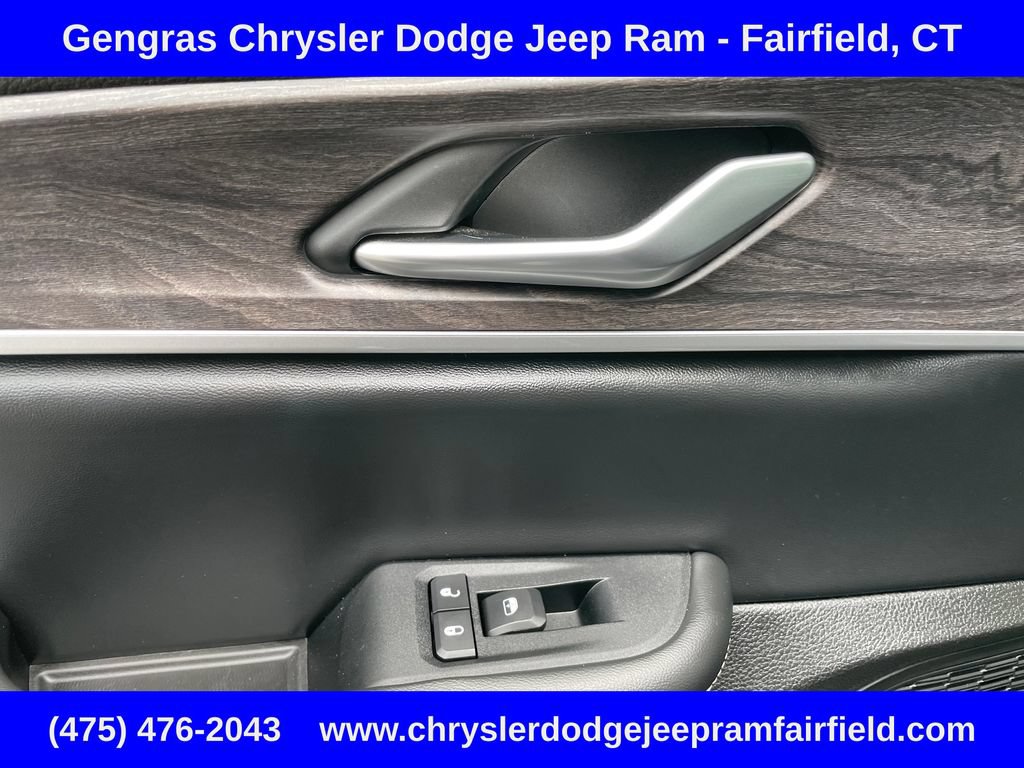 Certified 2023 Jeep Grand Cherokee Limited AWD/4WD image 32