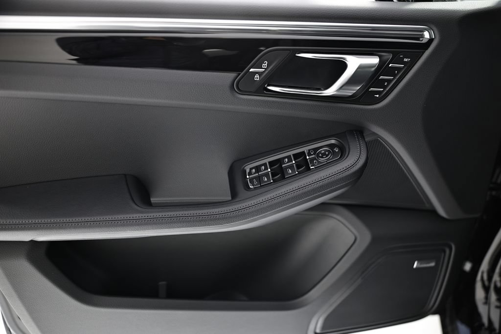 New 2026 Porsche Macan S AWD/4WD image 18