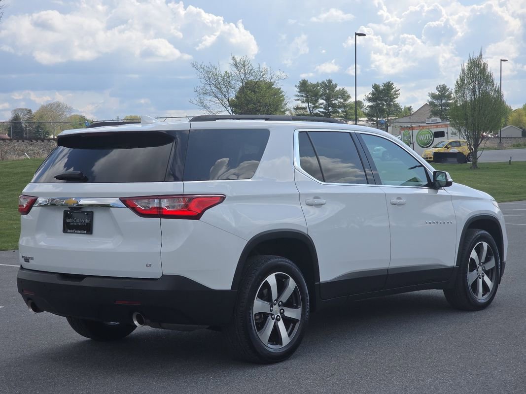 Used 2020 Chevrolet Traverse LT w/ LT Premium Package FWD image 8