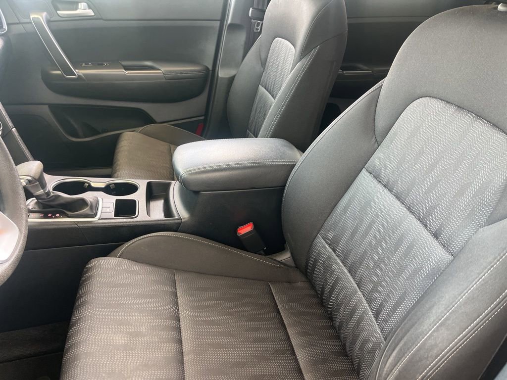 Used 2020 Kia Sportage LX image 8