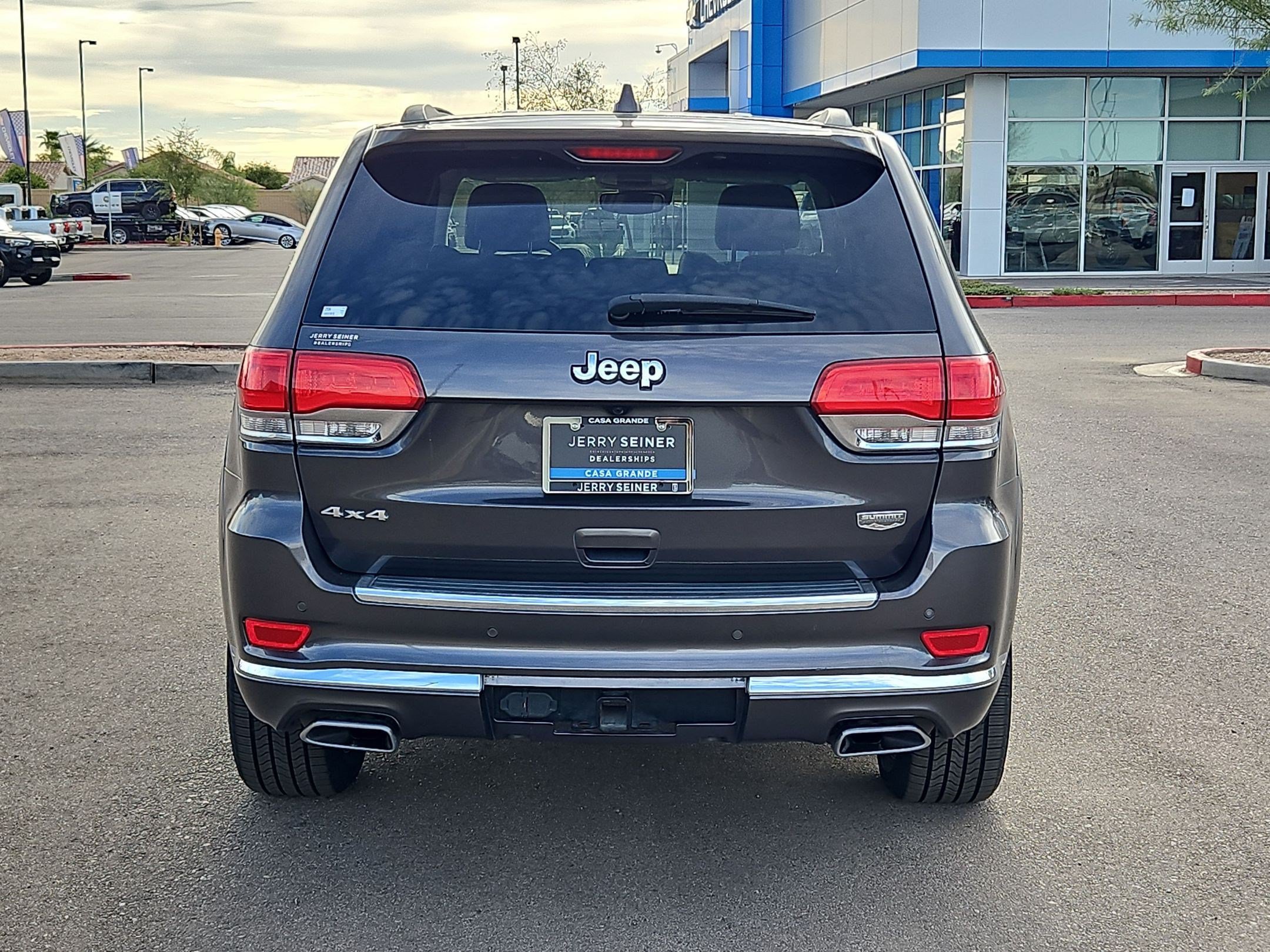 Used 2018 Jeep Grand Cherokee Summit AWD/4WD image 4