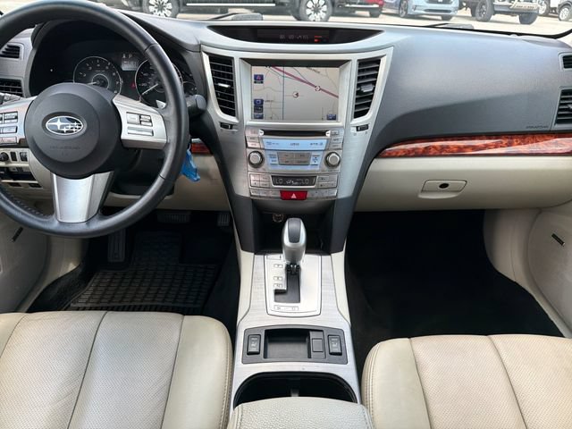 Used 2010 Subaru Outback 2.5i Limited AWD/4WD image 18