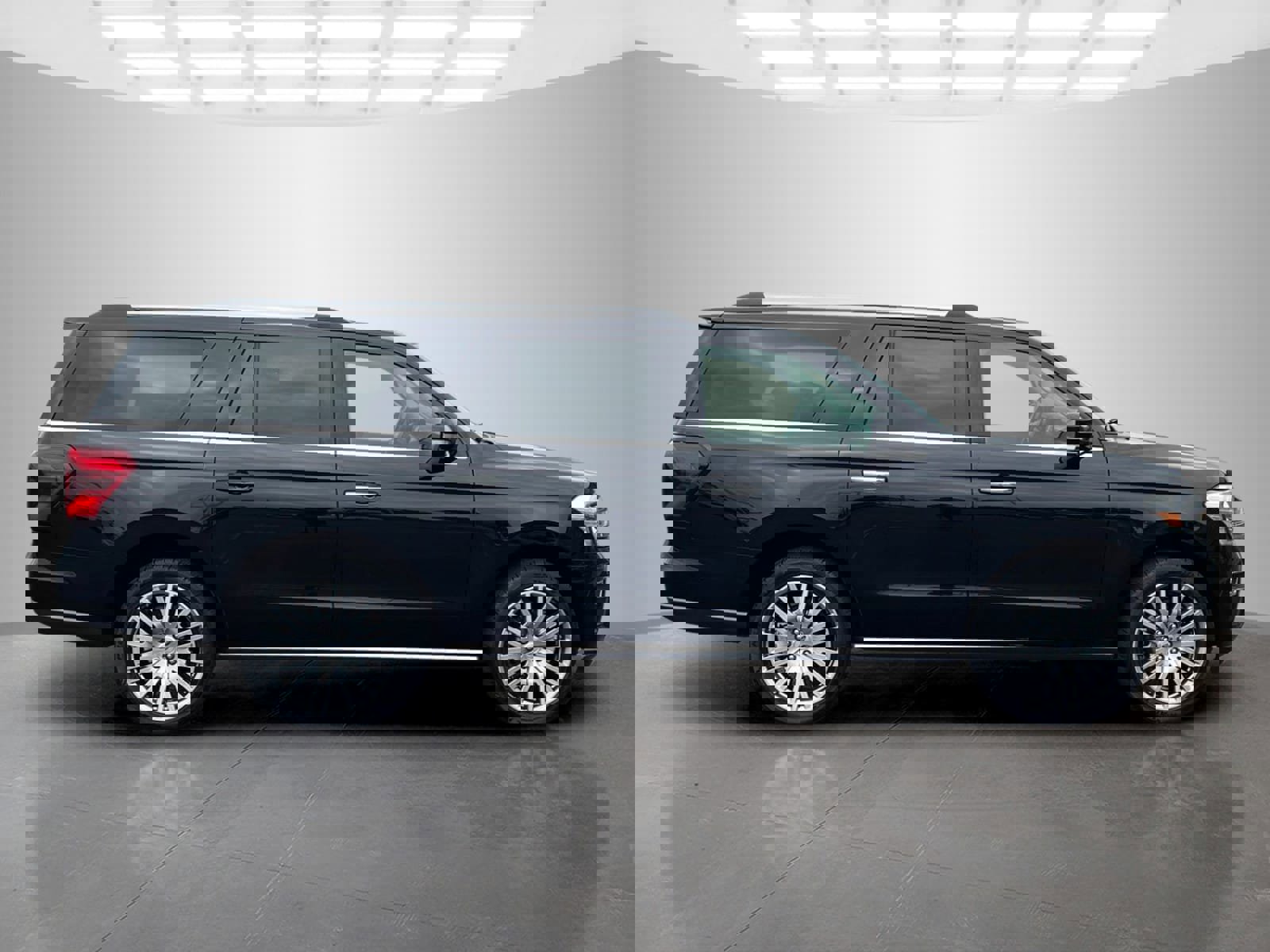 Used 2023 Ford Expedition Max Limited image 3