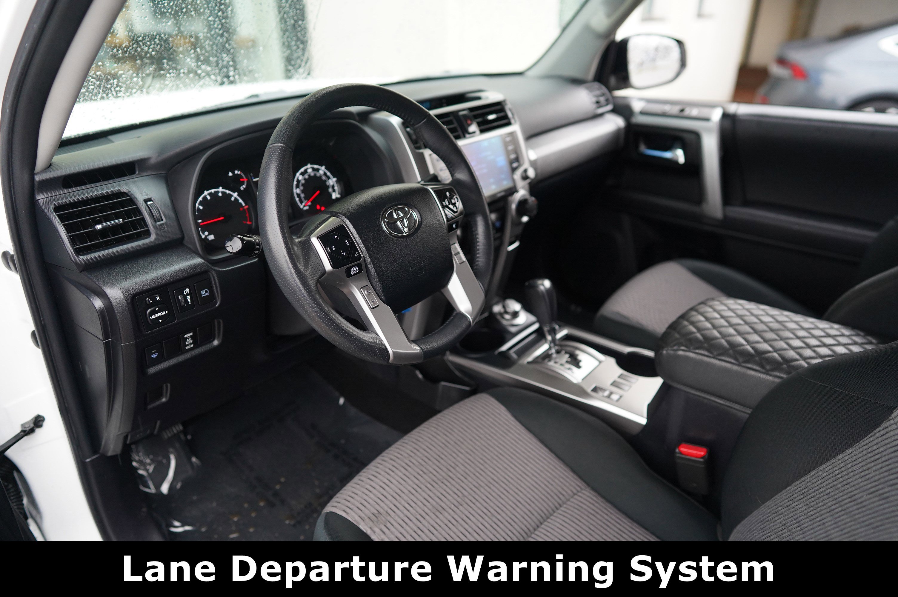 Used 2020 Toyota 4Runner SR5 image 4