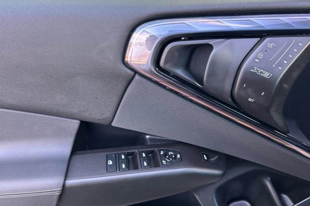 Used 2025 BMW X3 xDrive30i image 10