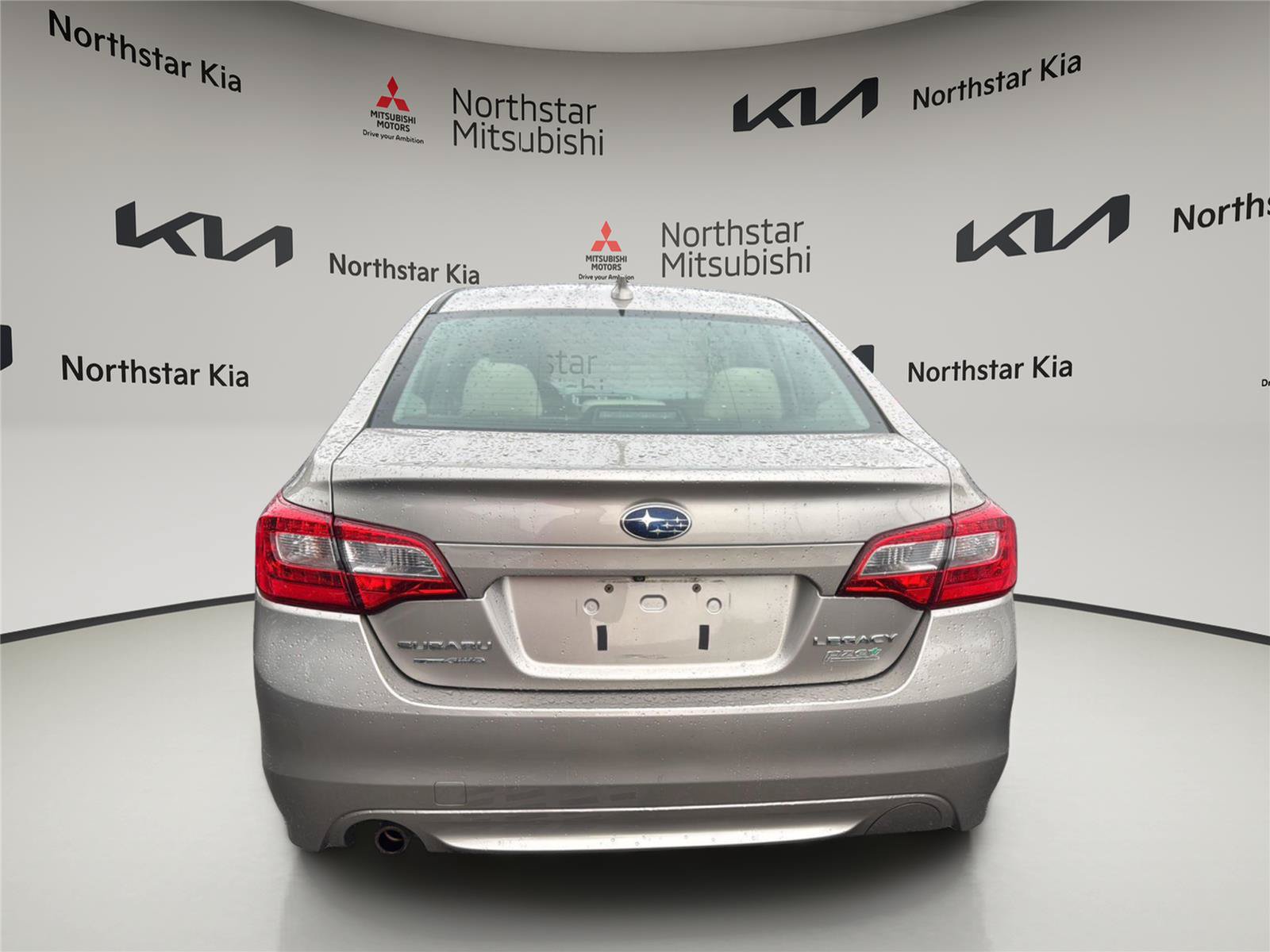 Used 2017 Subaru Legacy 2.5i Premium AWD/4WD image 4