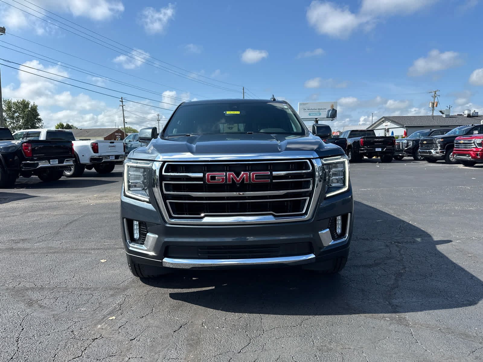 Certified 2021 GMC Yukon SLT w/ SLT Premium Package AWD/4WD image 8