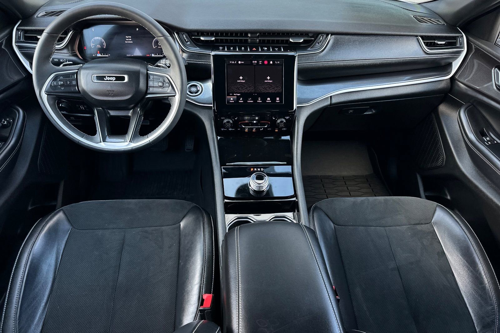 Used 2023 Jeep Grand Cherokee Altitude image 16