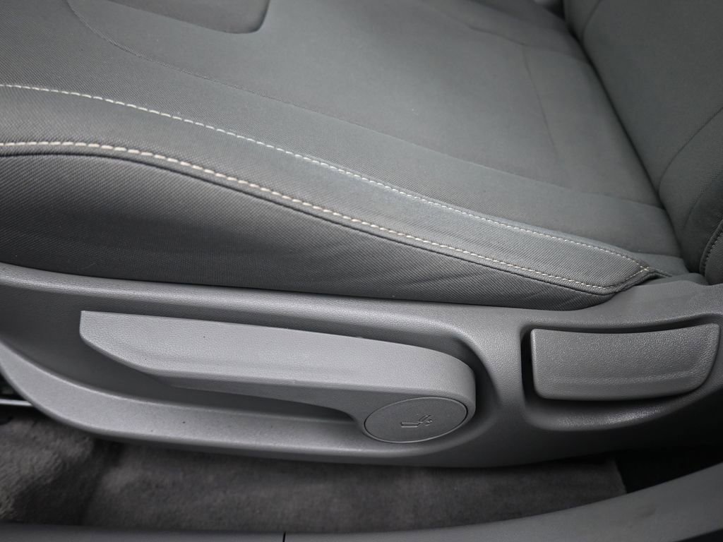 Used 2023 Hyundai Elantra SEL w/ Convenience Package FWD image 12