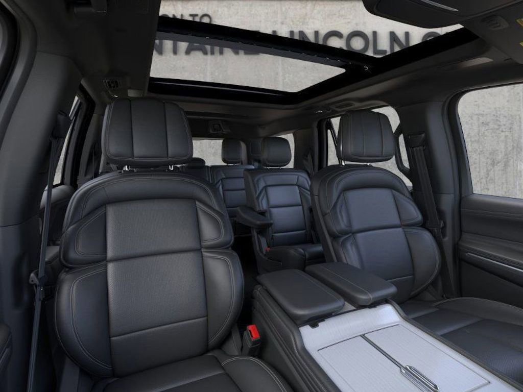 New 2025 Lincoln Navigator Reserve w/ Jet Appearance Package image 10