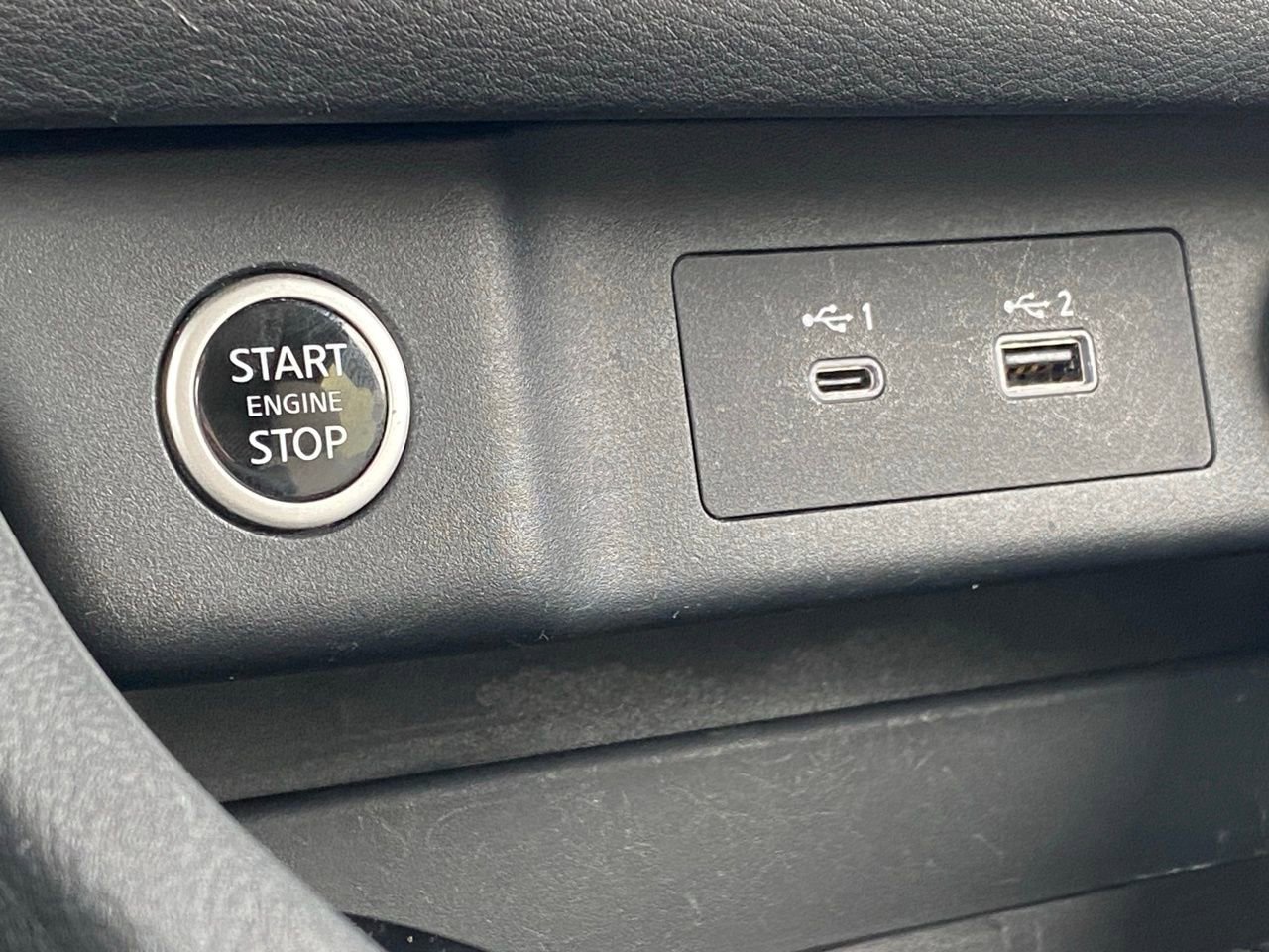 Used 2023 Nissan Rogue SV image 14