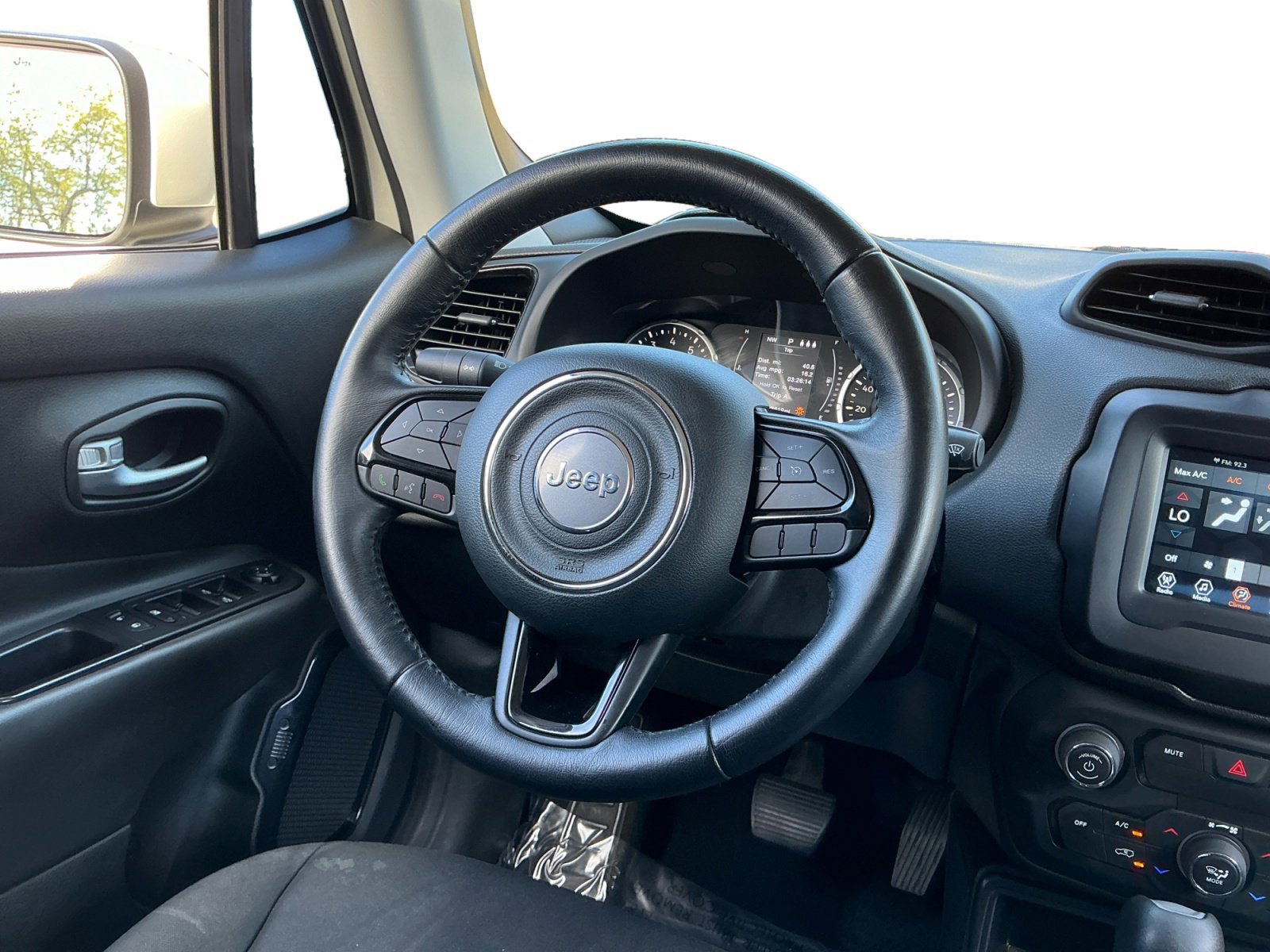Used 2019 Jeep Renegade Altitude w/ Quick Order Package 2XM FWD image 10