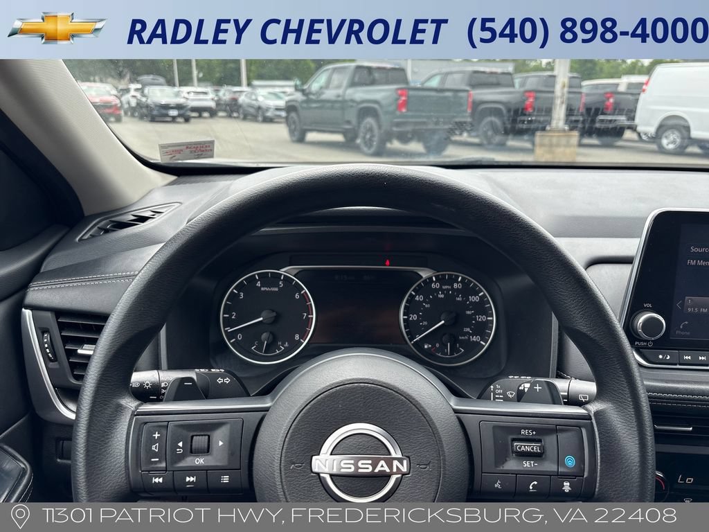 Used 2024 Nissan Rogue SV AWD/4WD image 11