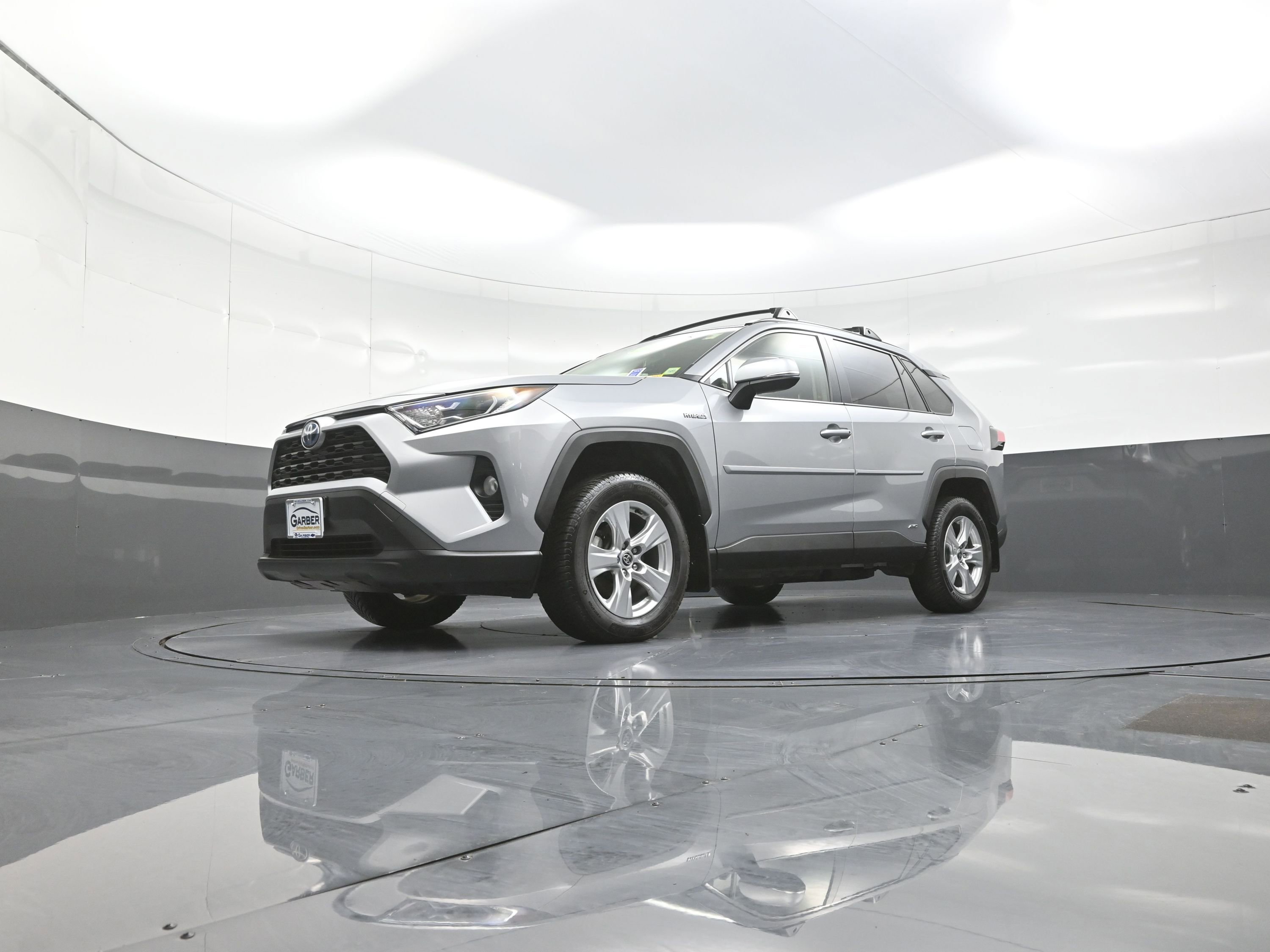 Used 2020 Toyota RAV4 XLE w/ Convenience Package image 11