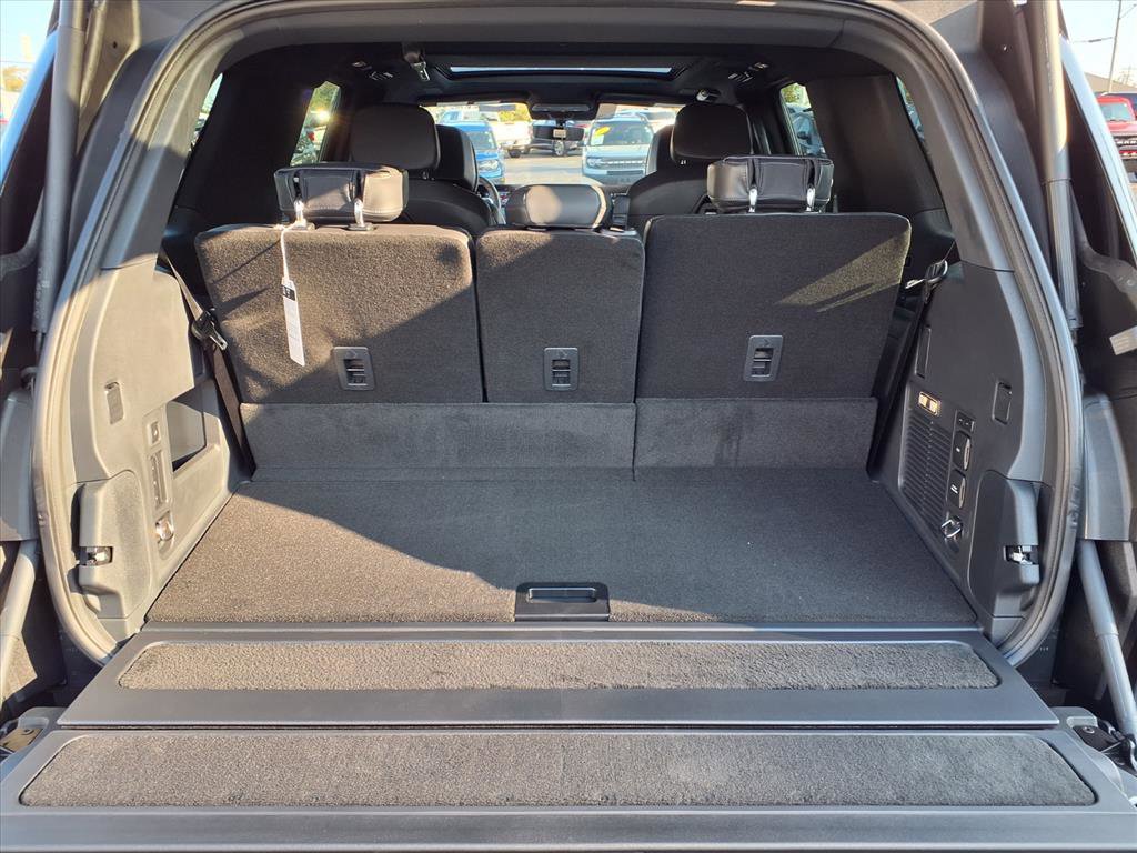 New 2025 Lincoln Navigator Reserve w/ Jet Appearance Package image 14