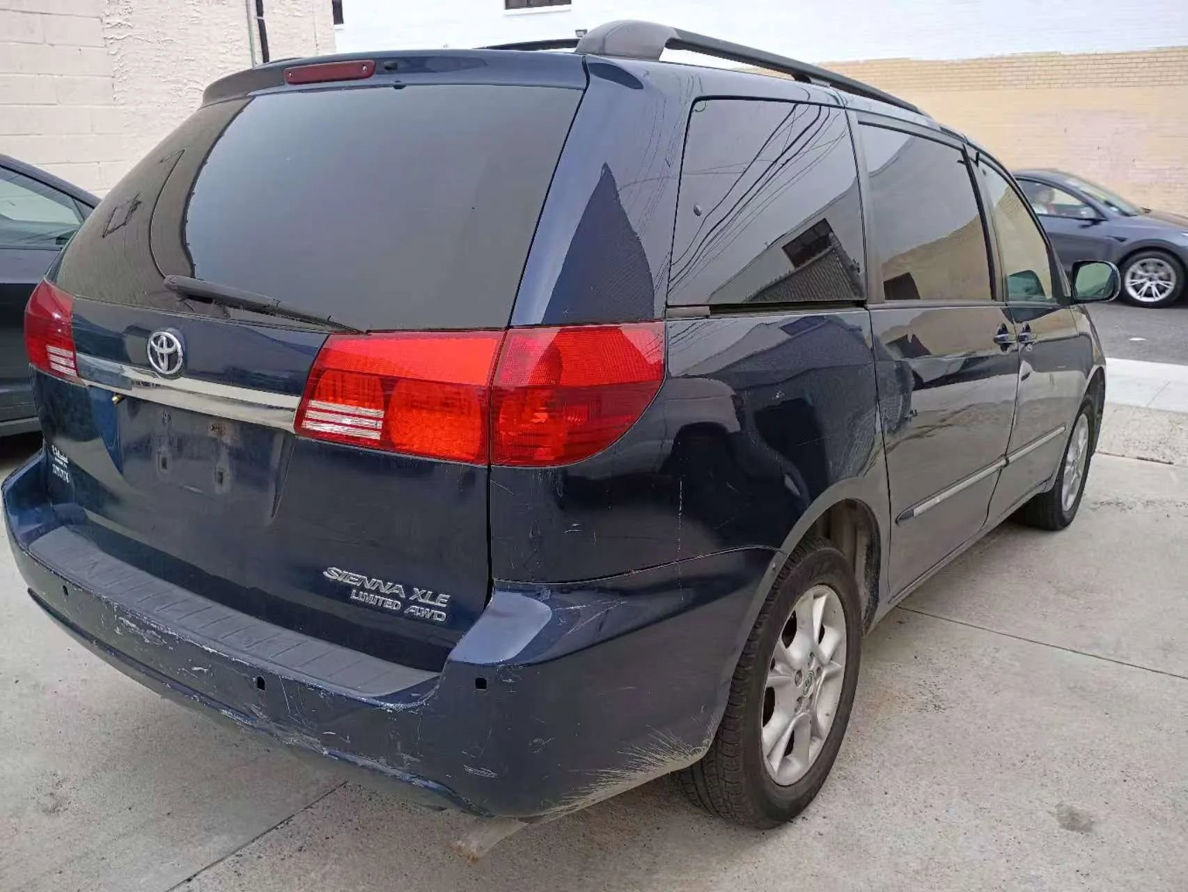 Used 2004 Toyota Sienna XLE image 6