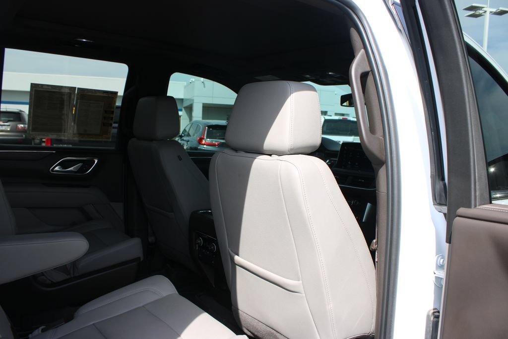 Used 2022 Chevrolet Tahoe LT w/ Luxury Package RWD image 38