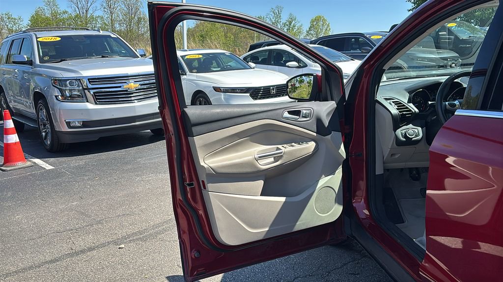 Used 2015 Ford Escape Titanium image 11