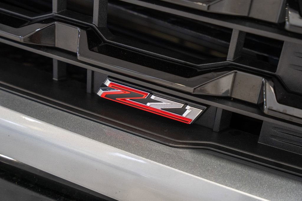 Used 2025 Chevrolet Silverado 1500 LT Trail Boss w/ LT Trail Boss Premium Package image 3