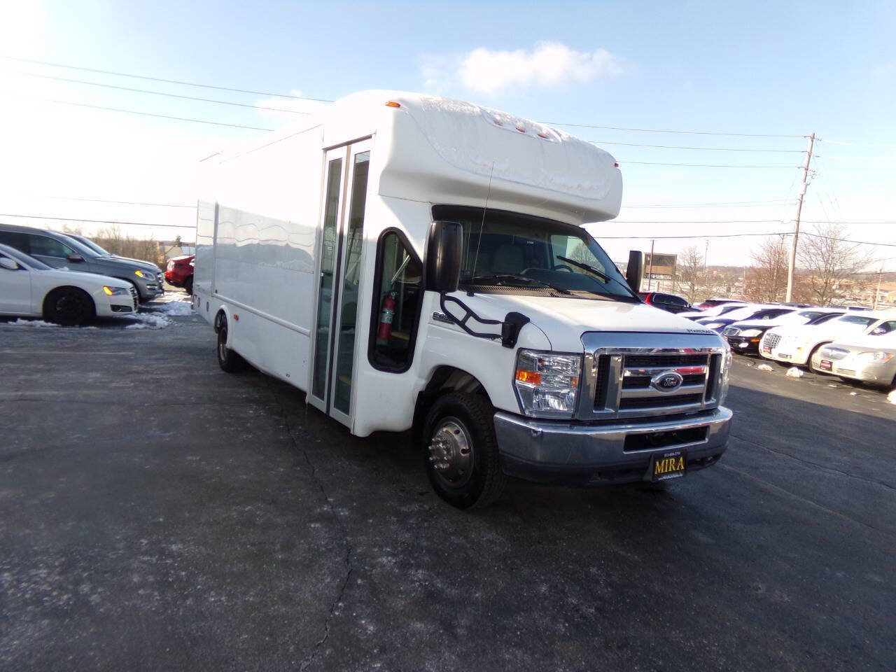 Used 2019 Ford E-450 and Econoline 450 Super Duty w/ Shuttle Bus Prep Package RWD image 5