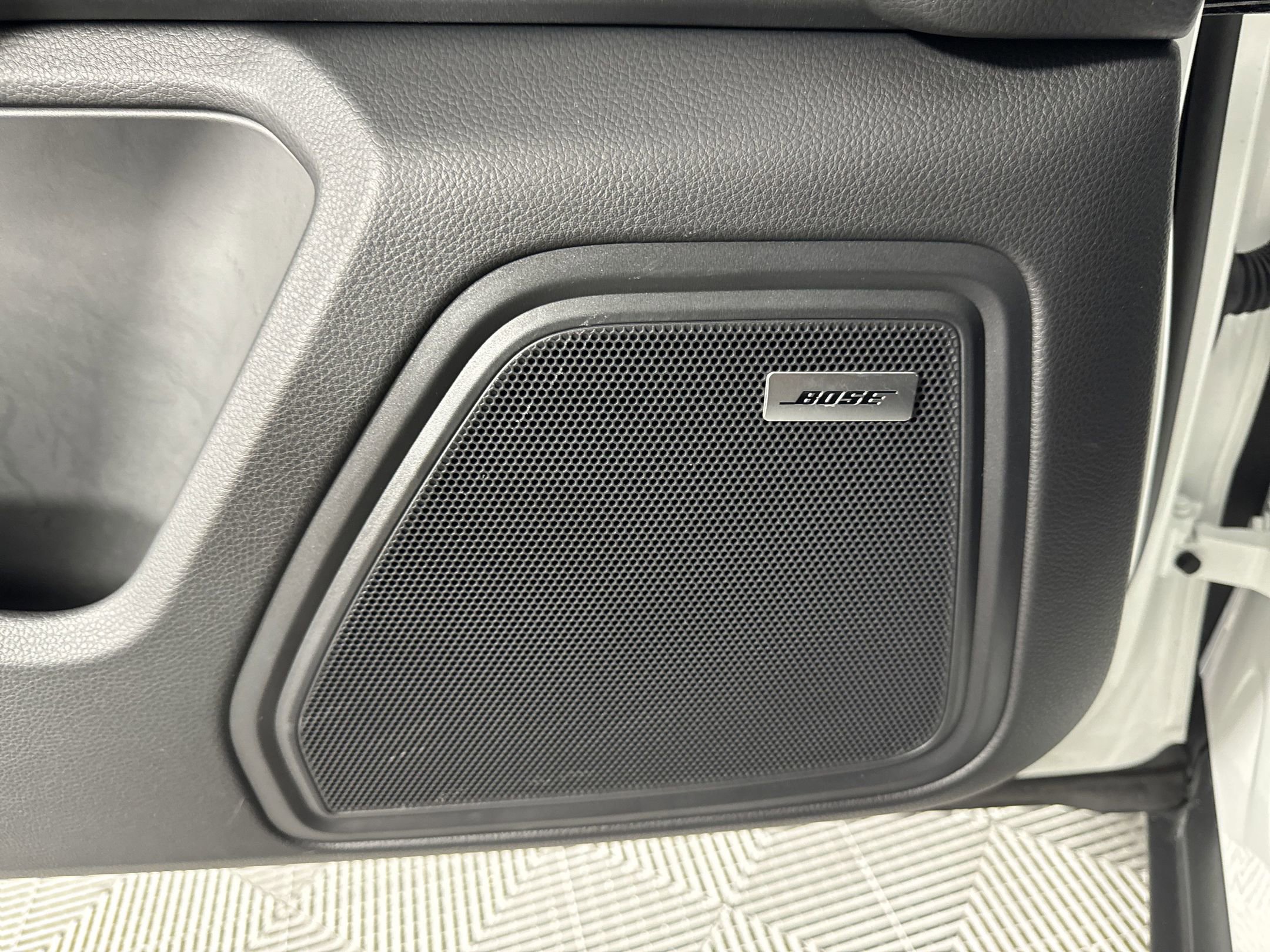 Certified 2025 Porsche Macan image 22