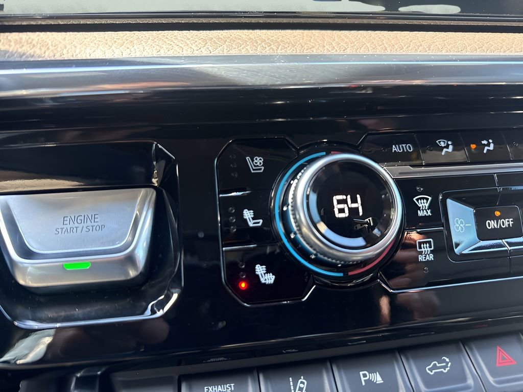 Used 2025 GMC Sierra 2500 Denali w/ Denali Reserve Package image 24