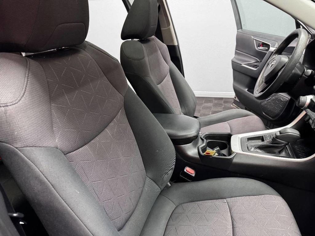 Used 2019 Toyota RAV4 XLE image 57