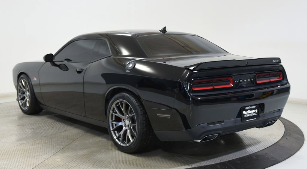 Used 2017 Dodge Challenger SRT w/ Technology Group RWD image 11