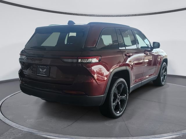 Used 2023 Jeep Grand Cherokee Limited w/ Black Appearance Package image 6